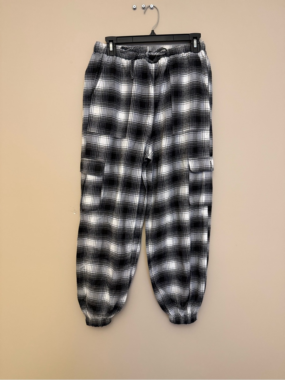 Black & White Plaid Cargo Jogger Pants - Women’s